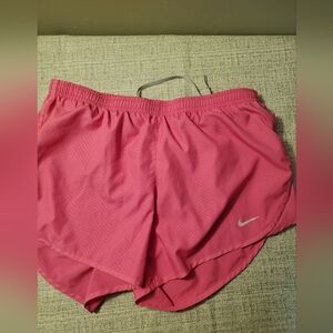 NIKE DRI FIT SHORTS SIZE SMALL
